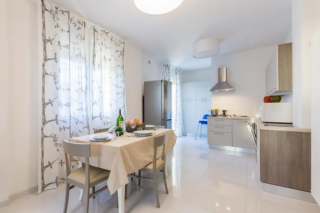 Il Delfino Apartment Viareggio Italy
