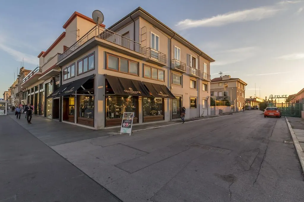 Il Delfino Apartment Viareggio